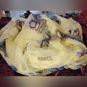 Gucci Light Yellow Scarf with Chain Motif Made In Italy Silk Sweet Spring Long